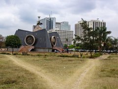 Independence_Monument_in_Central_Park01