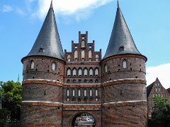 Holstentor_Lübeck02