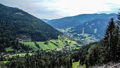 Blick_nach_Bad_Kleinkirchheim_Aufstieg_Priedröf