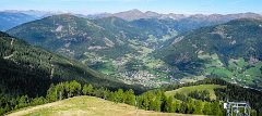 Blick_Bad_Kleinkirchheim_von_Gegend_Kaiserburg01