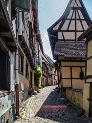 Eguisheim_Enge_Gasse02