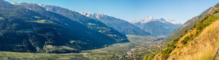 Nähe Schloss Juval Blick Untervinschgau