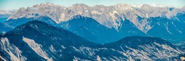 Sechszeiger mit Blick nach Zugspitze (links) bis Hochwand (rechts)