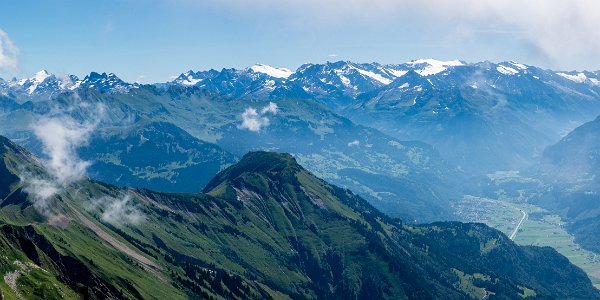 Brienzer Rothorn Blick links Titlis rechts Haslital