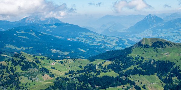 Gegen Brienzer Rothorn Blick links Pilatus mitte Rigi rechts Stanserhorn